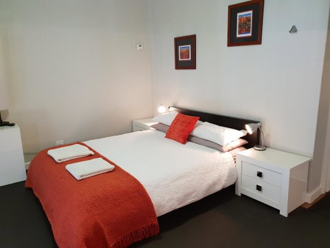Stirling Apartments - Studio 3 - Accommodation Burleigh 3