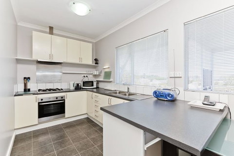 Stirling Apartments - The Penthouse - Accommodation Burleigh 3