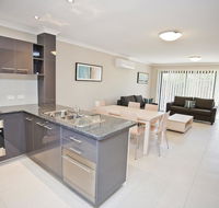 Stonewood Villas - Accommodation Burleigh