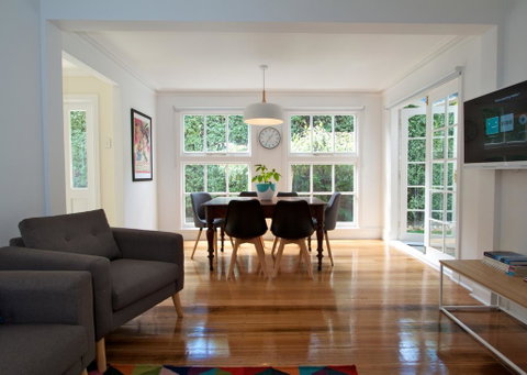Strahan House - Accommodation Burleigh 0