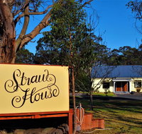 Straw House B and B - Accommodation Burleigh