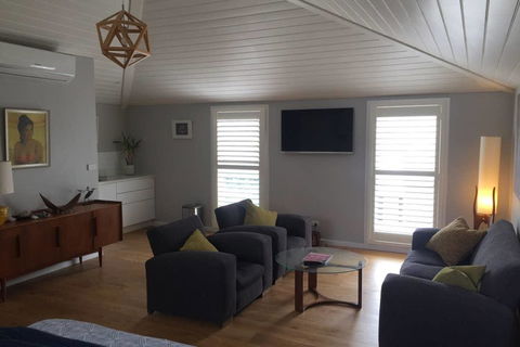 Studio79 - Accommodation Burleigh 3