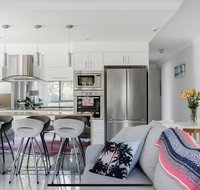 Stunning Burleigh Beach Apartment - Accommodation Burleigh
