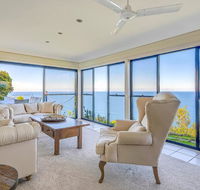 STUNNING CLIFF TOP HOME // POOL  GAMES - Accommodation Burleigh