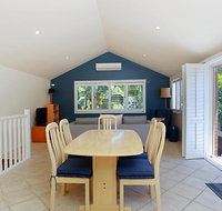 Stunning Home in Salamander Bay - Accommodation Burleigh