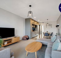 STYLISH CAMPERDOWN APARTMENT and PARKING INC - Accommodation Burleigh
