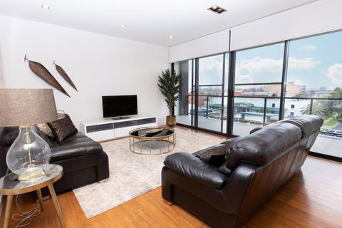 Stylish Inner City Penthouse Apartment - Accommodation Burleigh 0