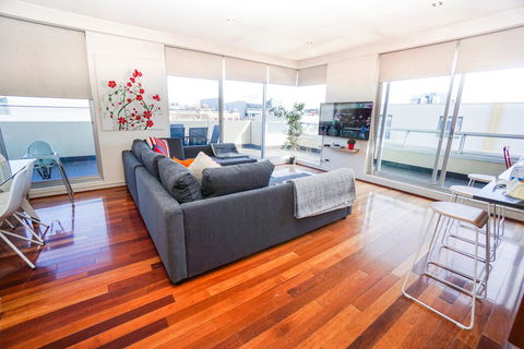 Stylish Modern 3BD Retreat At An Amazing Location - Accommodation Burleigh 0