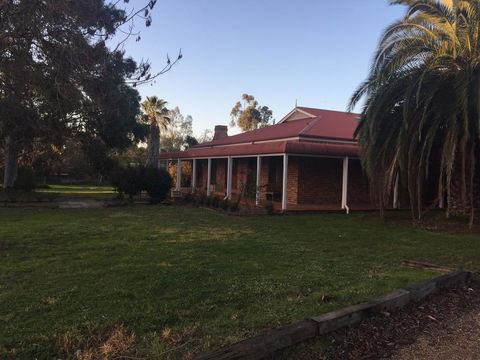 Sudbury - Accommodation Burleigh 2