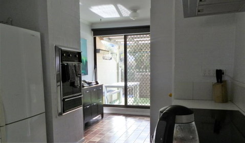 Suffolk Villa - Accommodation Burleigh 2