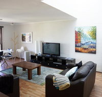 Suffolk Villa - Accommodation Burleigh