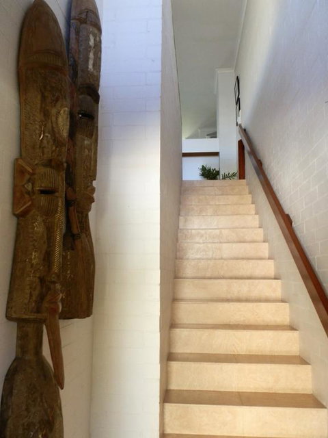 Suffolk Villa - Accommodation Burleigh 3