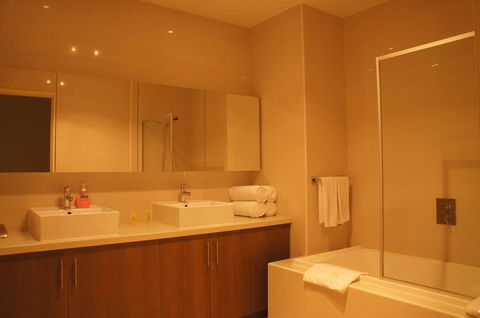 Summer Inn Holiday Apartments - Accommodation Burleigh 3