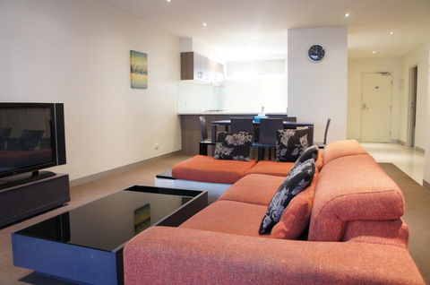 Summer Inn Holiday Apartments - Accommodation Burleigh 1