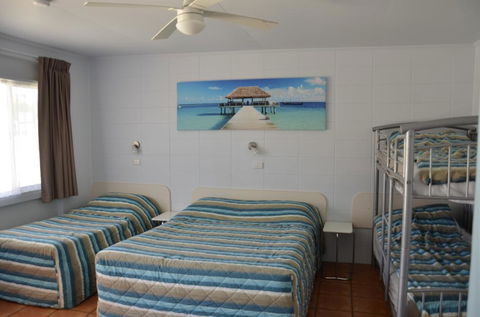 Sunburst Motel - Accommodation Burleigh 1