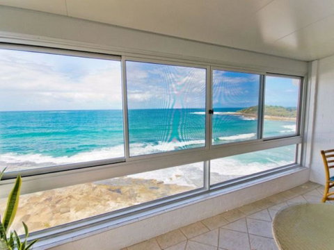 Suncrest 3 - Accommodation Burleigh 0