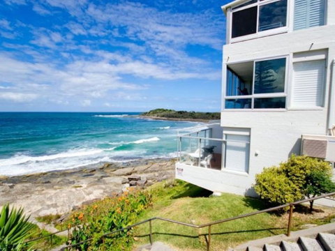 Suncrest 3 - Accommodation Burleigh 1