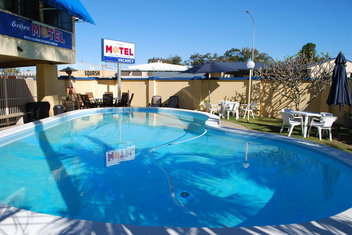 Sunburst Motel with Accommodation Burleigh