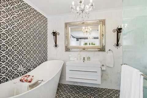 SUNNYDELL - Accommodation Burleigh 0