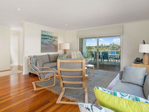 Sunrise At Smiths Beach - Accommodation Burleigh 1