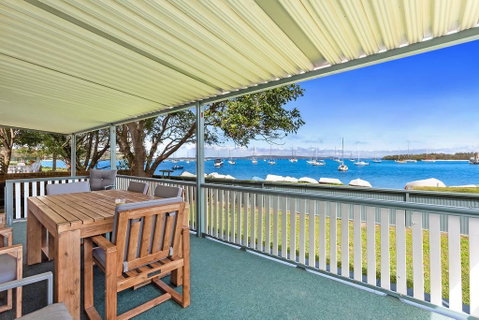Sunset Beach House - Soldiers Point Sleeps 9 - Accommodation Burleigh 0