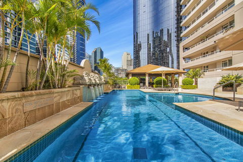 Super Convenient Apartment With Garden Views - Accommodation Burleigh 2