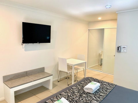 Surf Beach Motel Coffs - Accommodation Burleigh 2