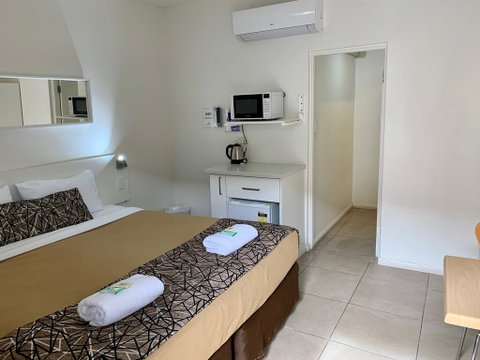 Surf Beach Motel Coffs - Accommodation Burleigh 1