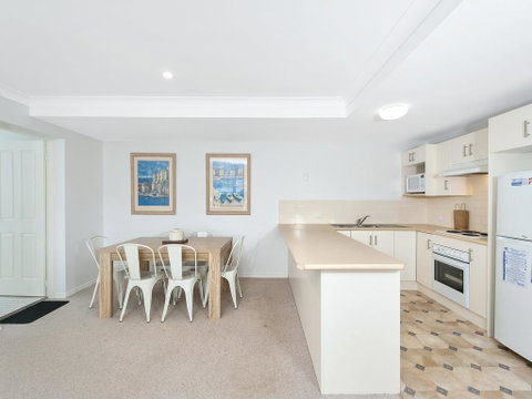 Surf Break - 10A Tuna (Downstairs) - Accommodation Burleigh 2
