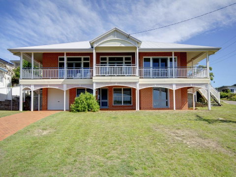 Surf Break - Fingal Bay - Accommodation Burleigh 0