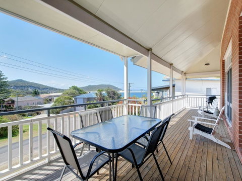Surf Break - Fingal Bay - Accommodation Burleigh 1