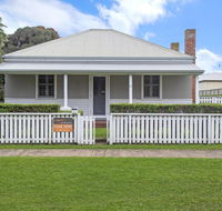 Surfs Up - Fresh and modern East Beach home - Accommodation Burleigh