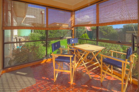 Swimmers Rest - Uninterrupted Panoramic Ocean Views - 1 Bedroom - Accommodation Burleigh 3