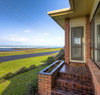Swimmers' Rest - uninterrupted panoramic ocean views - Accommodation Burleigh