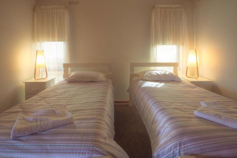 Swimmers' Rest - Uninterrupted Panoramic Ocean Views - Accommodation Burleigh 3