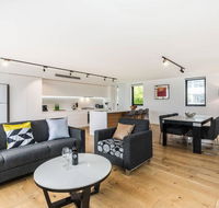 Sydney Townhouse with Parking and Deck - Accommodation Burleigh