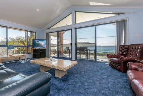 Tah Villa, 1/68 Marine Drive - Accommodation Burleigh 0