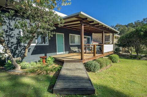 Tallowood Beachfront Cottage - Accommodation Burleigh 0