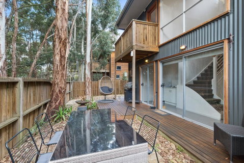 Tangles - Accommodation Burleigh 2