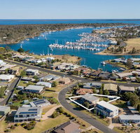 Tanjil - A stroll from the water in Paynesville - Accommodation Burleigh