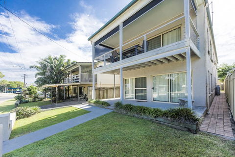 Tarcoola - Accommodation Burleigh 1