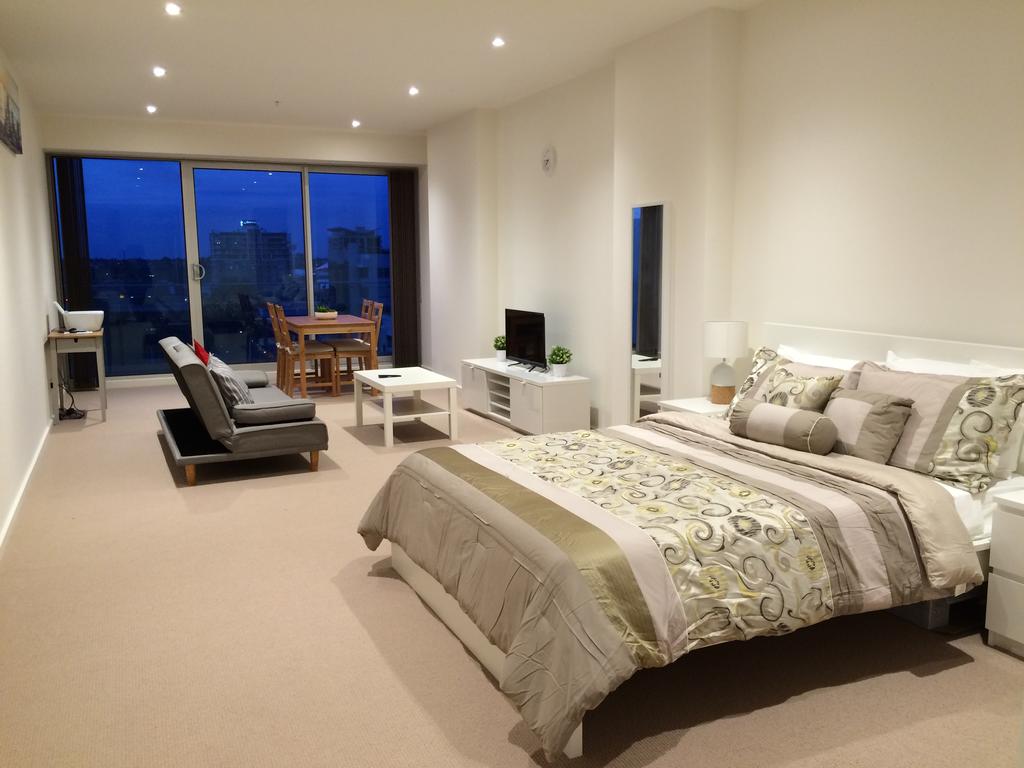 Adelaide City SA Accommodation Burleigh