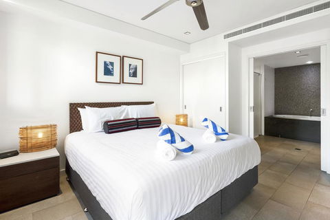 Temple 304 Modern Spacious Palm Cove Resort - Accommodation Burleigh 3
