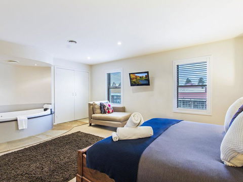 Tennysons On Sackville - Accommodation Burleigh 2