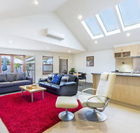 Tennysons On Sackville - Accommodation Burleigh
