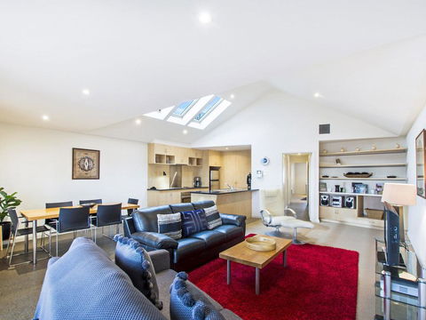 Tennysons On Sackville - Accommodation Burleigh 3