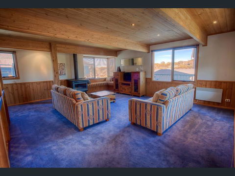 Tetleys - Accommodation Burleigh 2