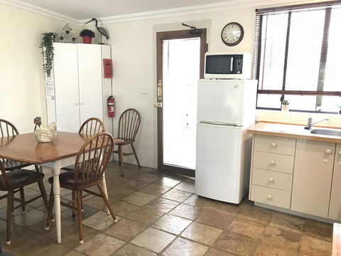 The Apartment - Moyston - Accommodation Burleigh 2