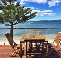The Beach House' 169 Soldiers Point Road - right on the waterfront - Accommodation Burleigh