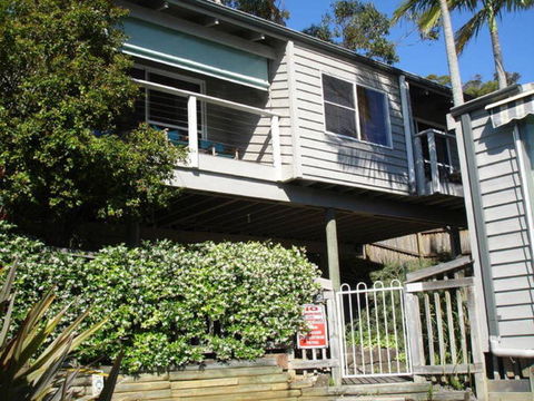 The Beach Hut Avoca Beach NSW - Accommodation Burleigh 0